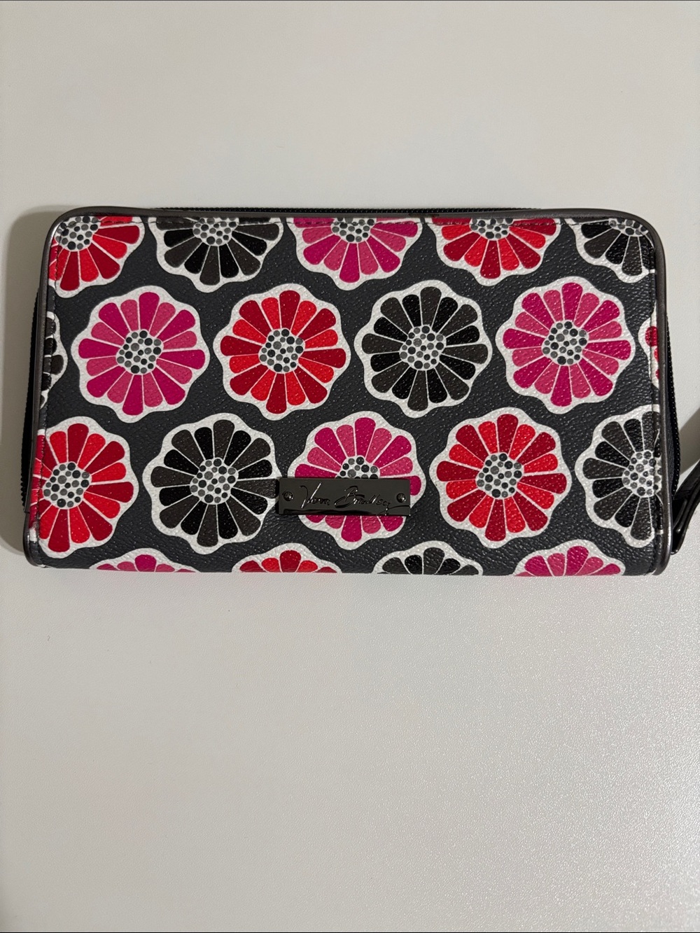 Vera Bradley retired Blossoms pattern  Zip wristlet Wallet